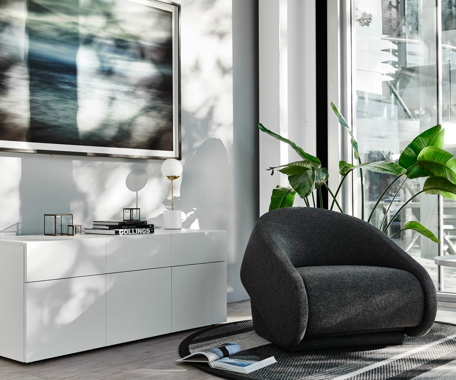 Hochwertiger Prostoria Design Schlafsessel Up Lift in Schwarz im Wohnzimmer