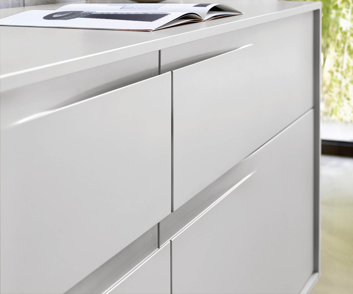 Hellgrauer Vela Schlafzimmer Schrank Vela im Detail Griffmulden