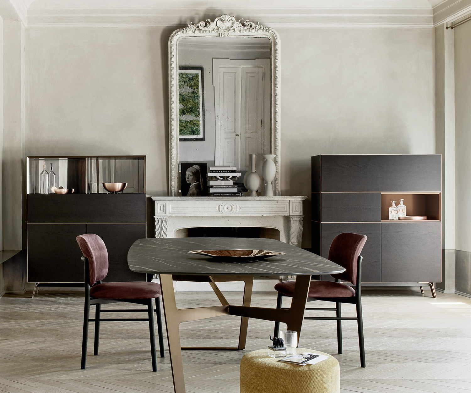 Ceramic table top in black Obi dining table Livitalia in the dining room from the side with chairs