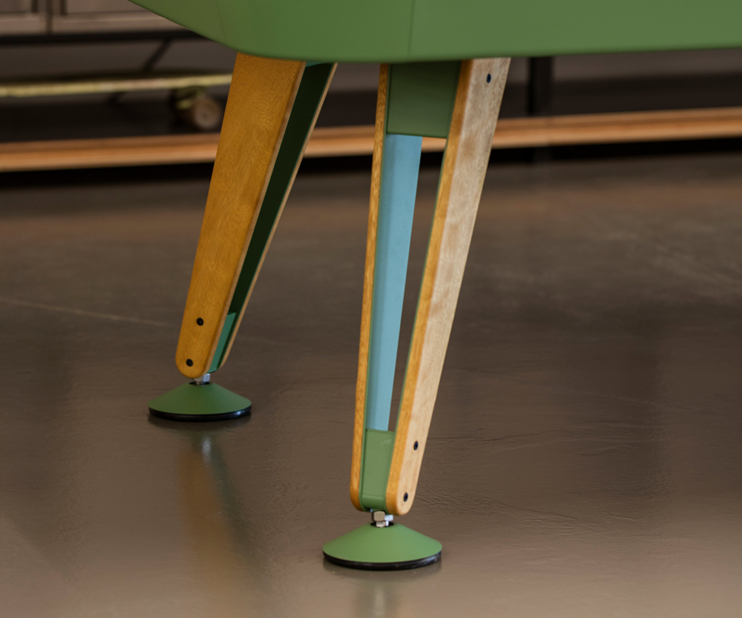 Detail Beine Diagonal Tisch Billard RS Barcelona Iroko
