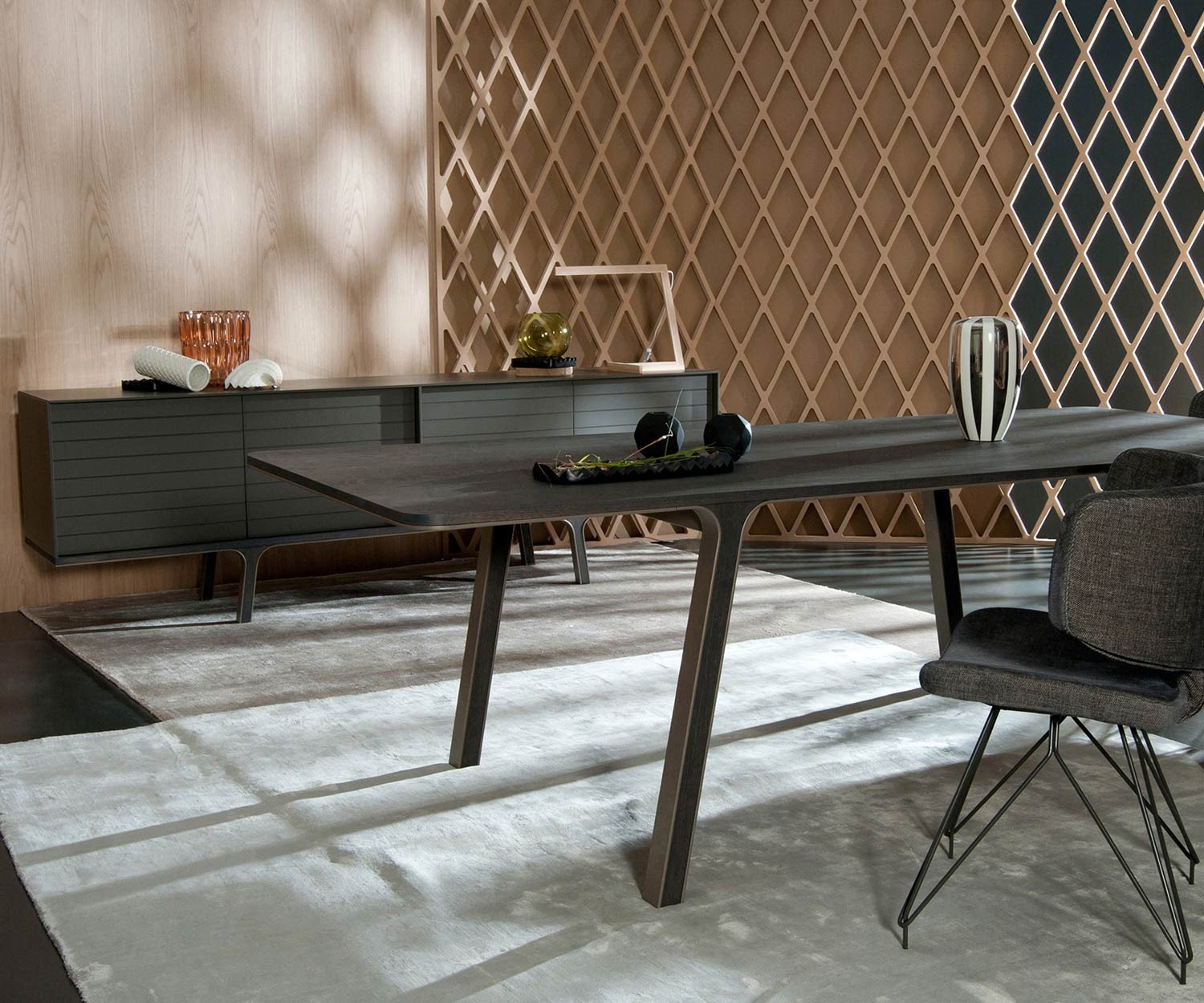 al2 Mobius 002 Designer Sideboard im Esszimmer aufgestellt