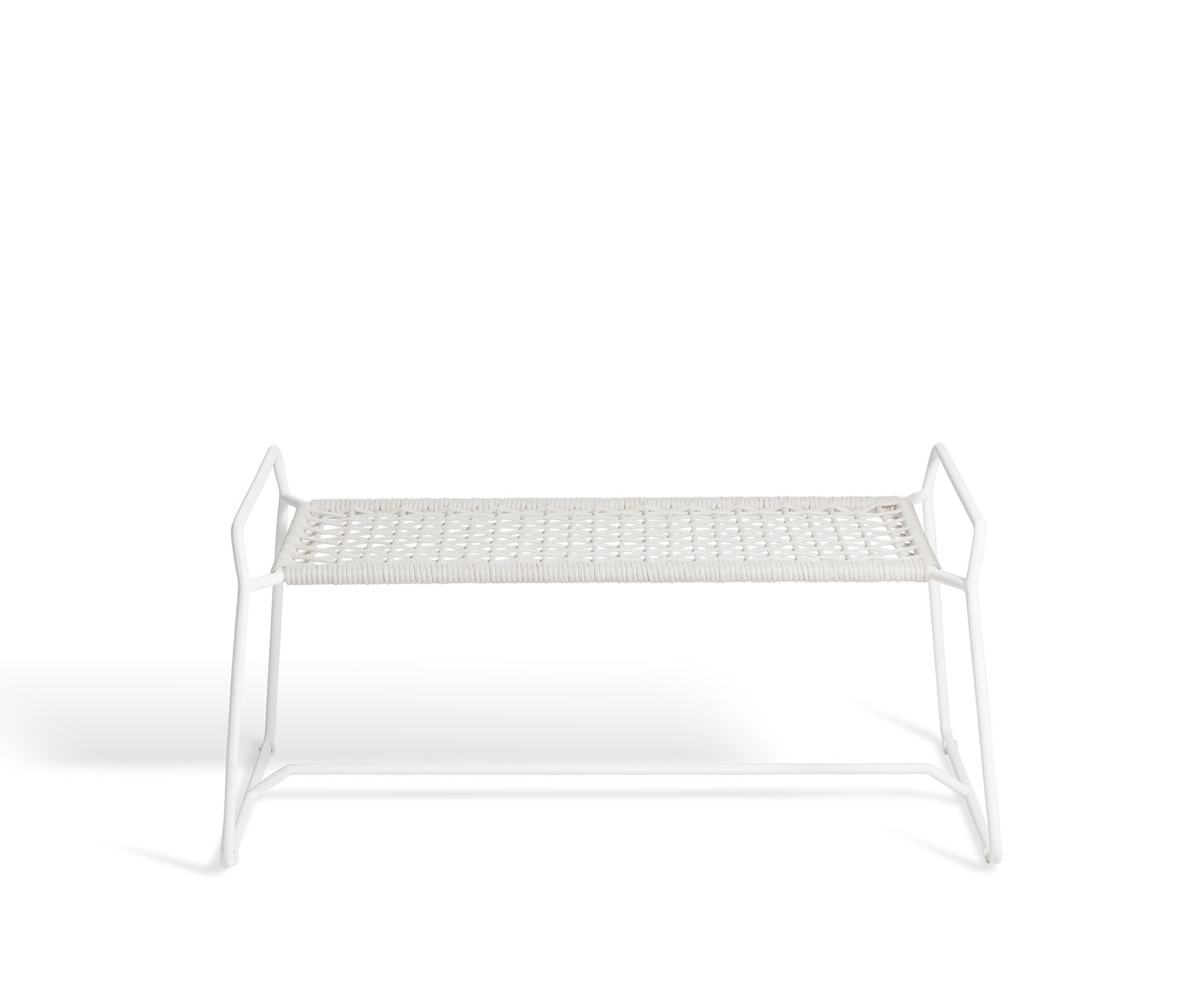 Oasiq Sandur Schnur Design Hocker mit Sitzkissen in Weiß auf weißgeschnürtem Kordelgeflecht Oasiq Sandur Schnur Design Hocker mit Sitzkissen in Weiß auf weißgeschnürtem Kordelgeflecht