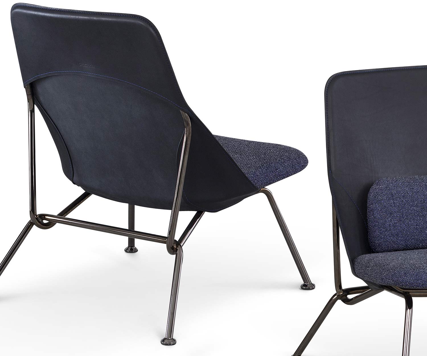 Moderner Prostoria Designer Sessel Strain Blau in Detailansicht Moderner Prostoria Designer Sessel Strain Blau in Detailansicht