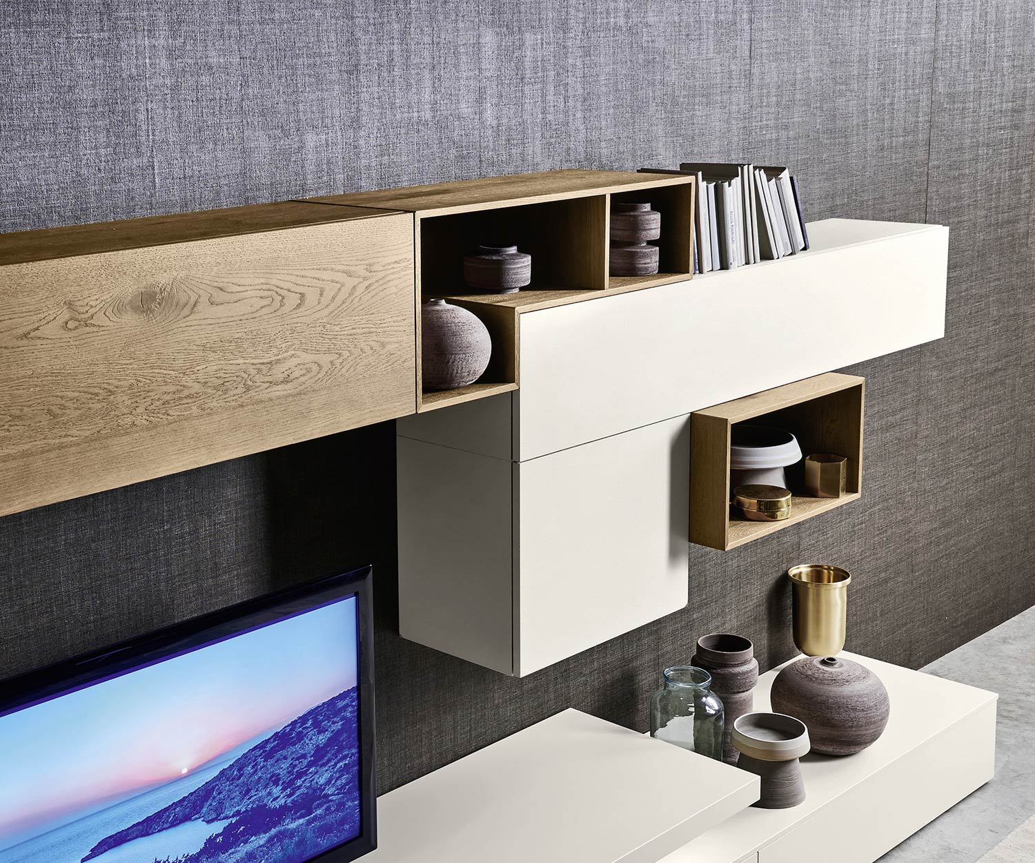 Modern Livitalia Design wall unit C22 with wall units in oak veneer and beige matt