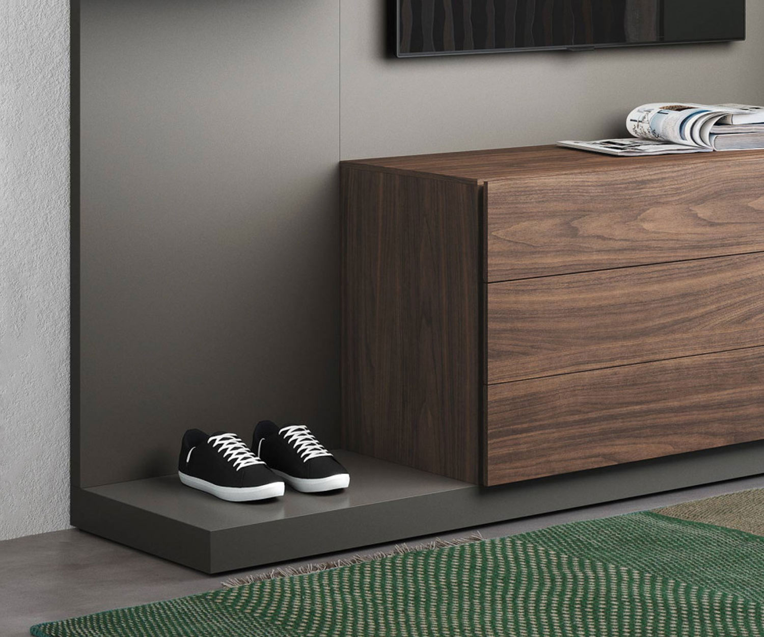 Exklusive Design Kommode Easy 9 mit Garderobe und TV Paneel von Novamobili Exklusive Design Kommode Easy 9 mit Garderobe und TV Paneel von Novamobili