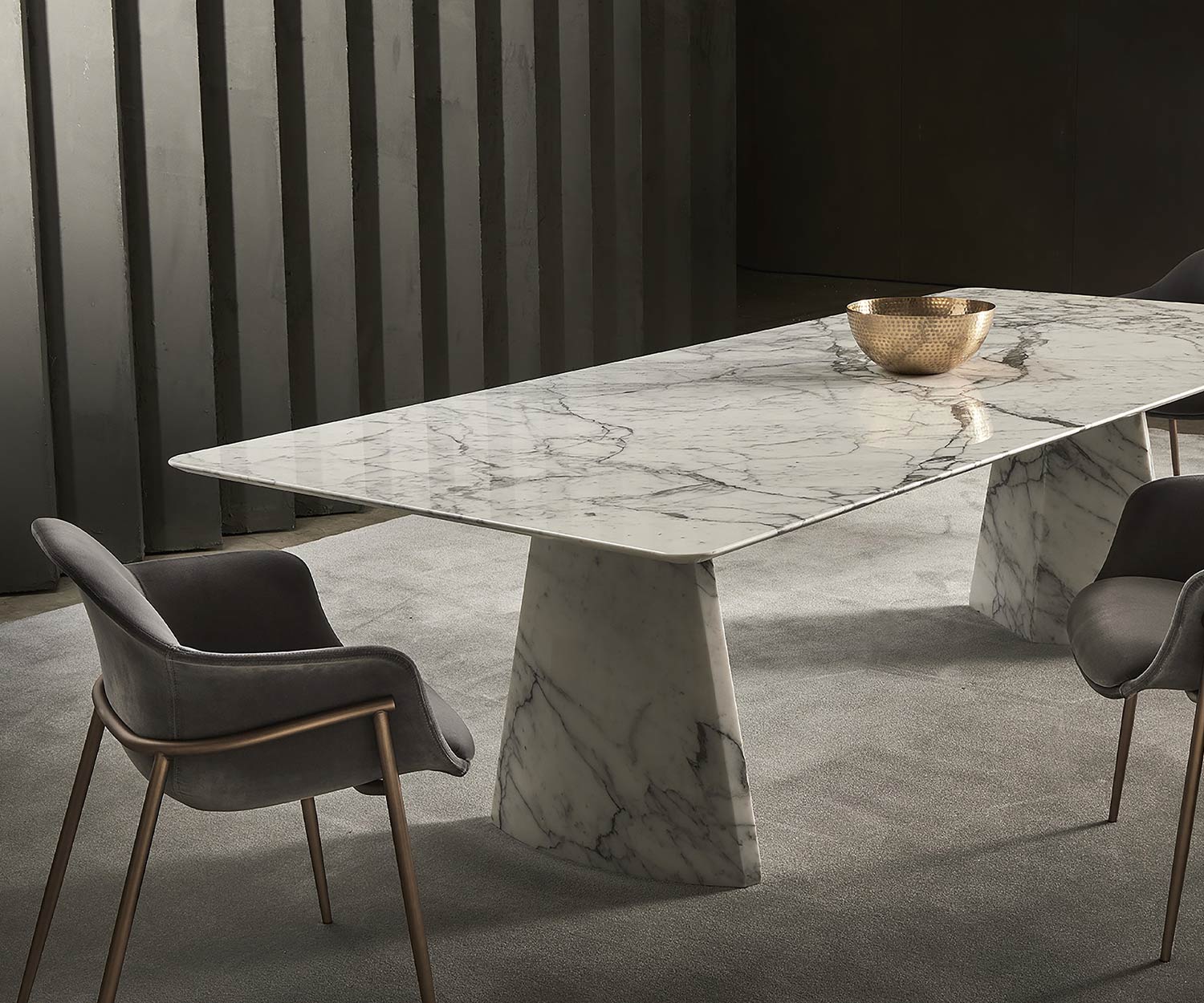 Hochwertiger Design Esstisch in Marmor Maserung weiß Arabescato Hochwertiger Design Esstisch in Marmor Maserung weiß Arabescato