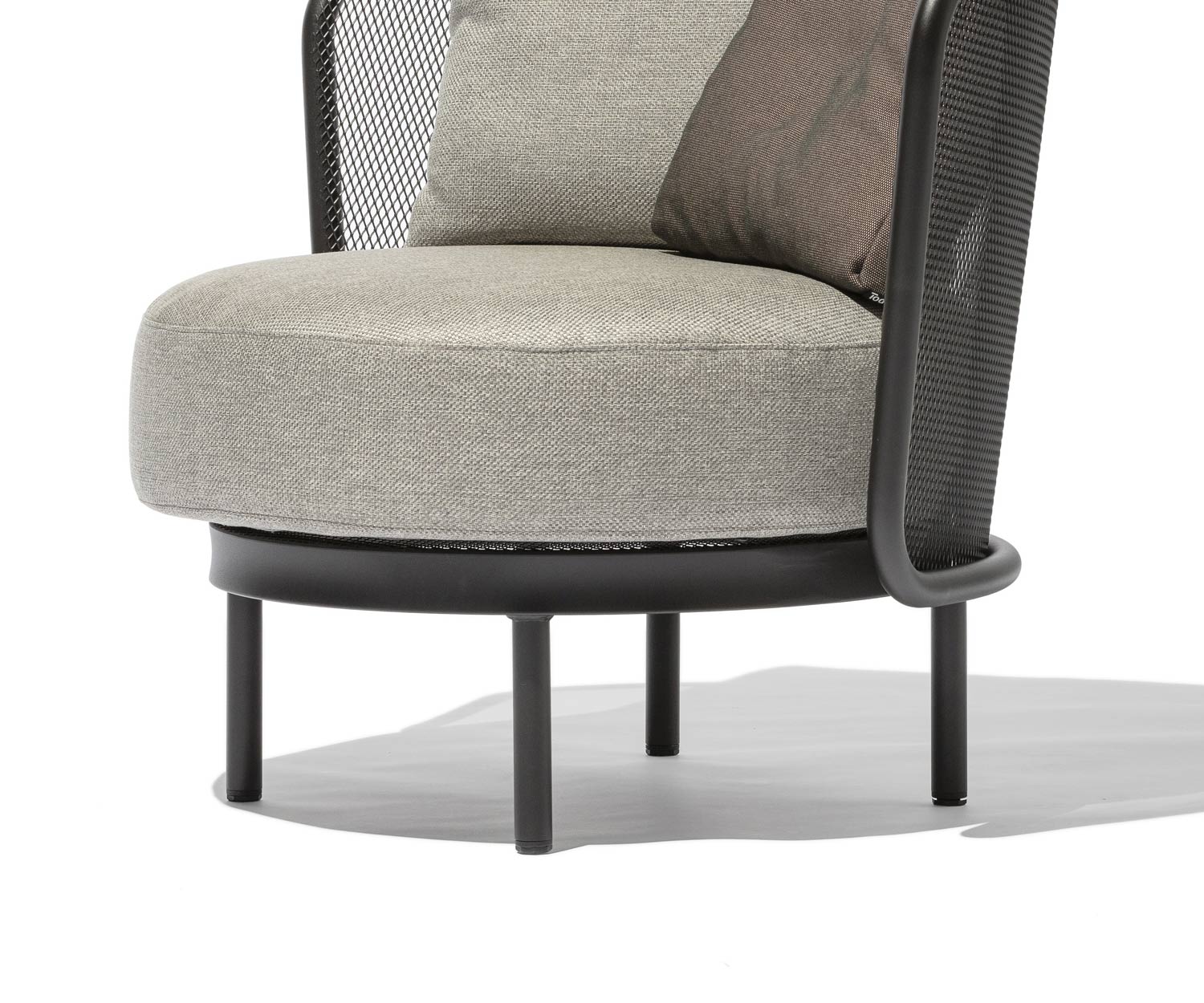 Todus Baza Round Design Cocktailsessel mit Detail Edelstahlgestell Füße Todus Baza Round Design Cocktailsessel mit Detail Edelstahlgestell Füße