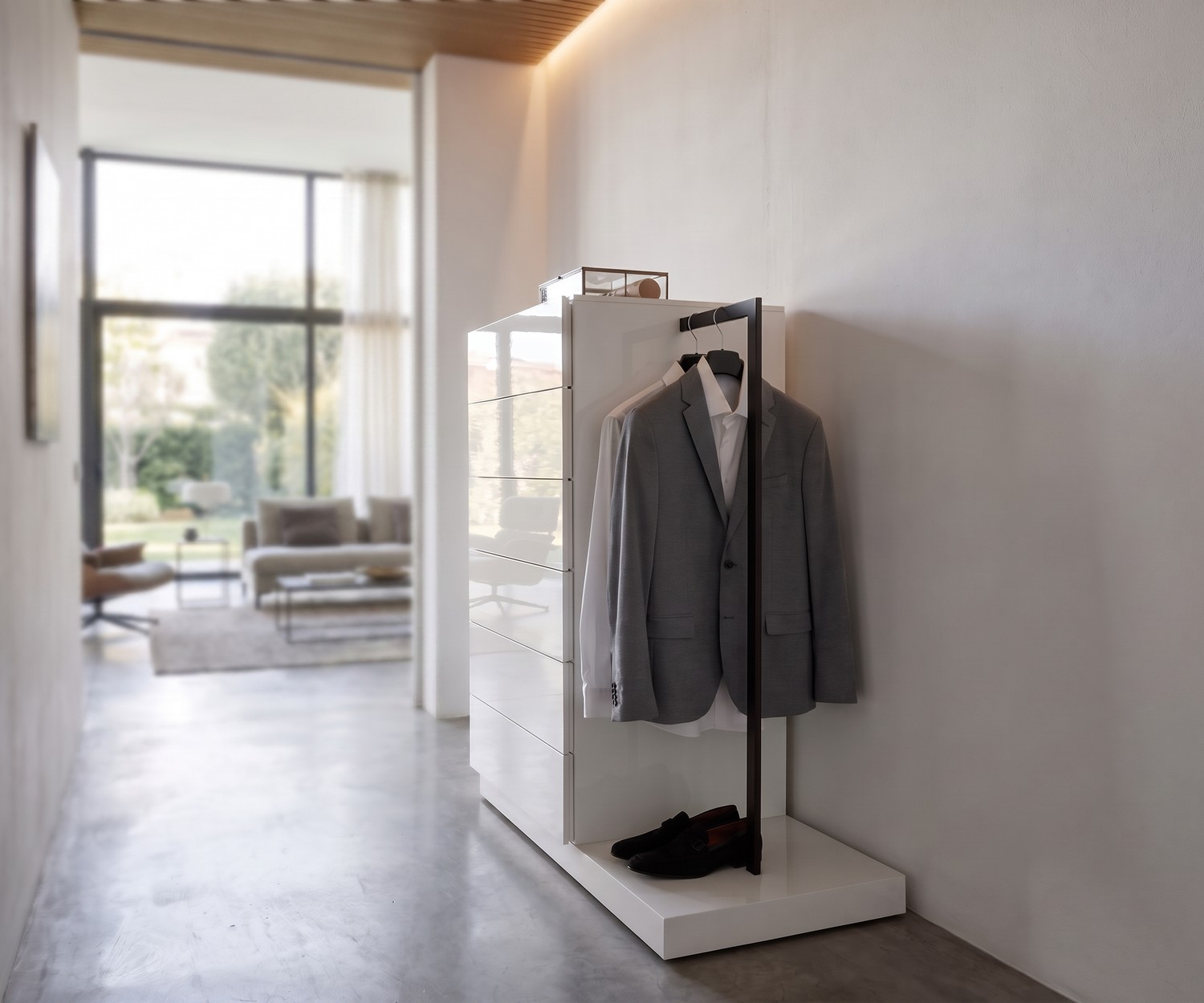 Novamobili Design Hochkommode mit Garderobe plus Stange Novamobili Design Hochkommode mit Garderobe plus Stange