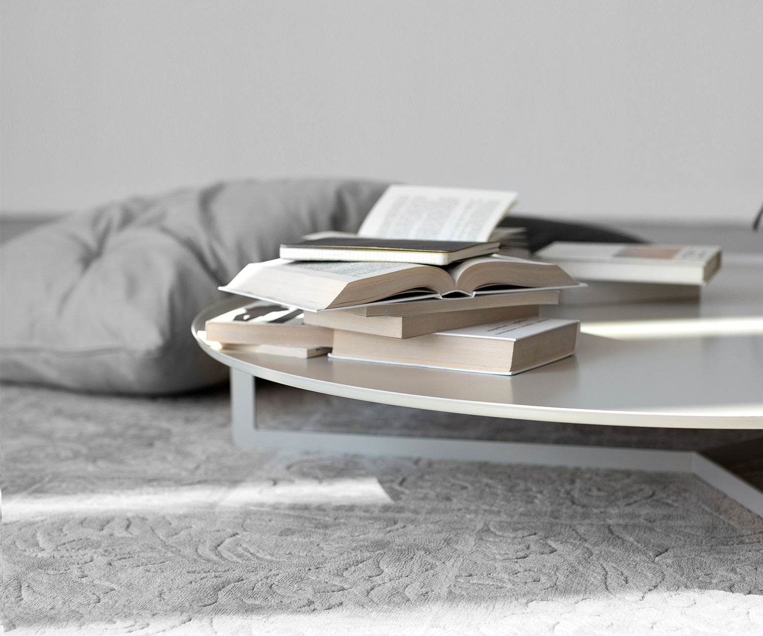 Runder weißer Metall Design Couchtisch MEME Round