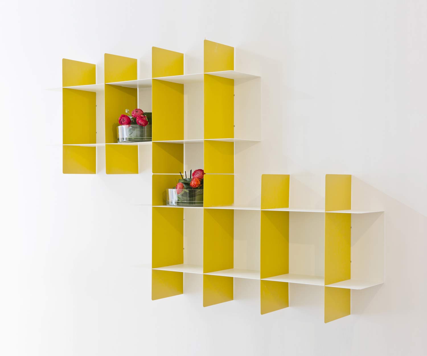 MEME DESIGN Innesto Designer Bücherregal für die Wand aus Metall in Gelb MEME DESIGN Innesto Designer Bücherregal für die Wand aus Metall in Gelb