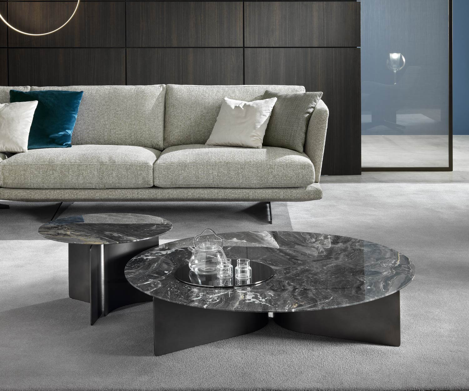 Exklusiver Marelli Couchtisch Wave Marmor Arabescato Grau Metallgestell Schwarz