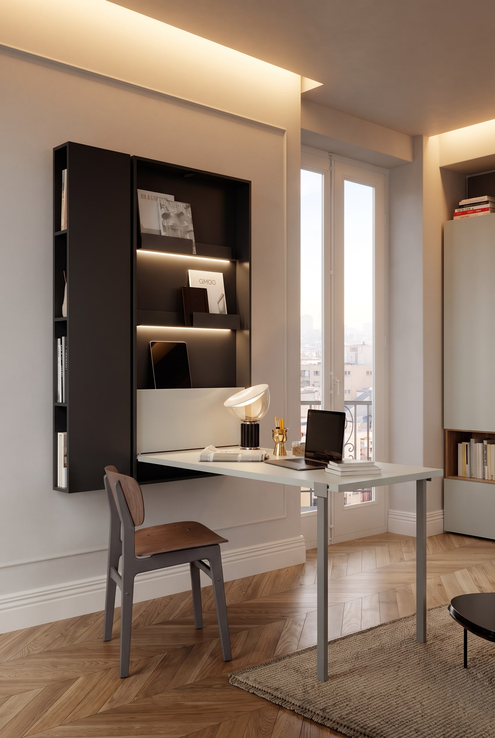 Modernes Arbeitszimmer mit an der Wand montiertem schwarzem Klapptisch und hellem Holzfußboden