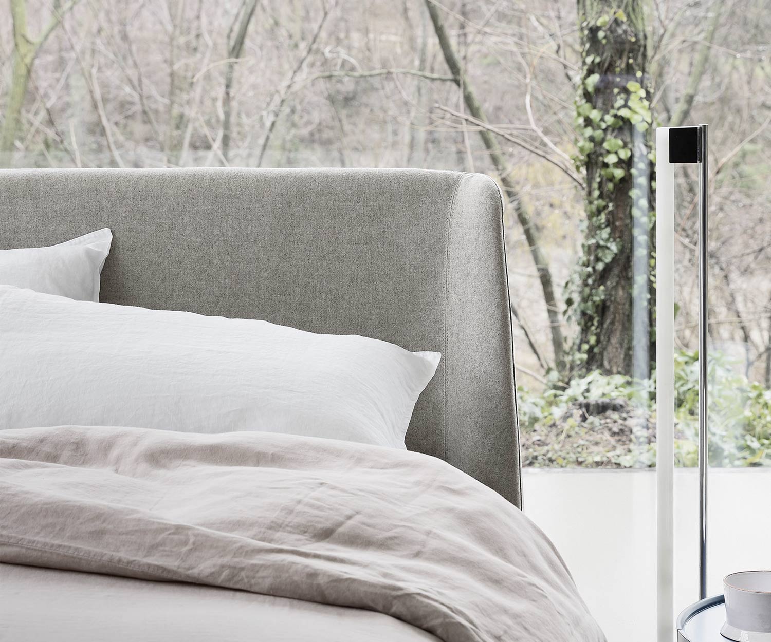 Detail Kopfteil Novamobili Velvet Polsterbett weißer Stoffbezug