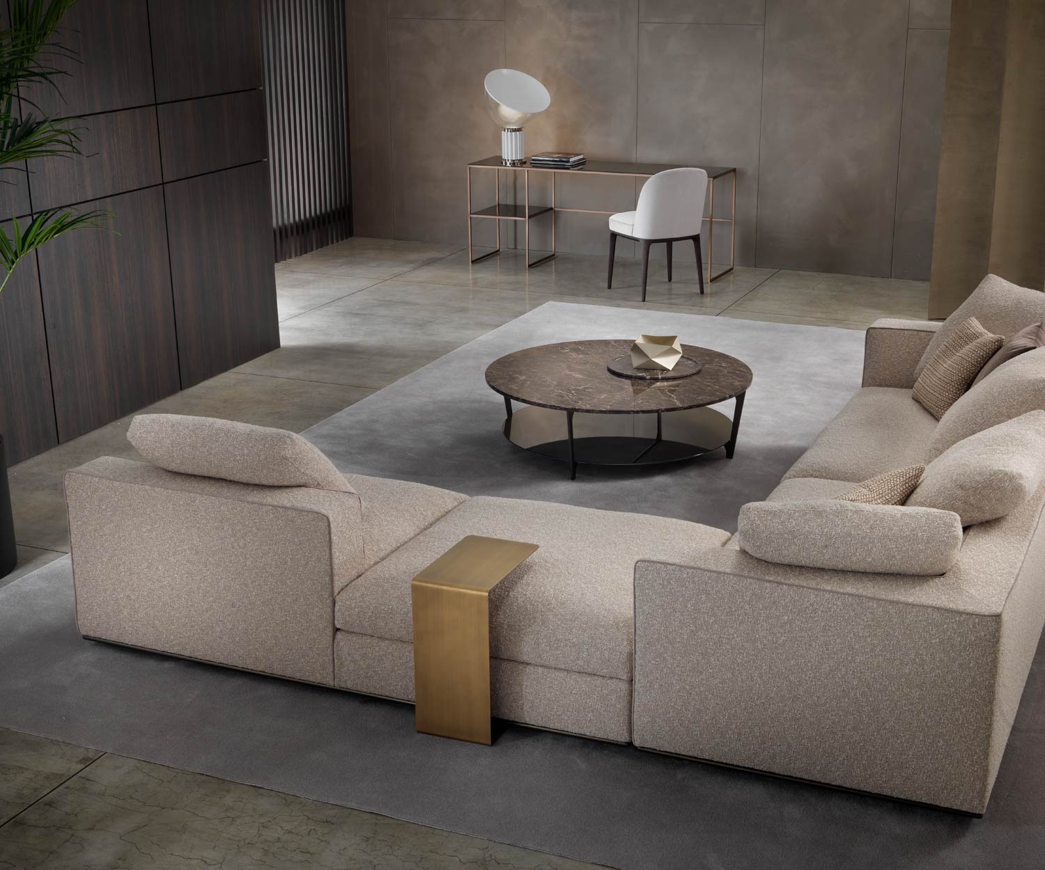 Exklusiver Marelli Mini Sofa Beistelltisch mit Schwarz Matt lackiert vor Couch Exklusiver Marelli Mini Sofa Beistelltisch mit Schwarz Matt lackiert vor Couch