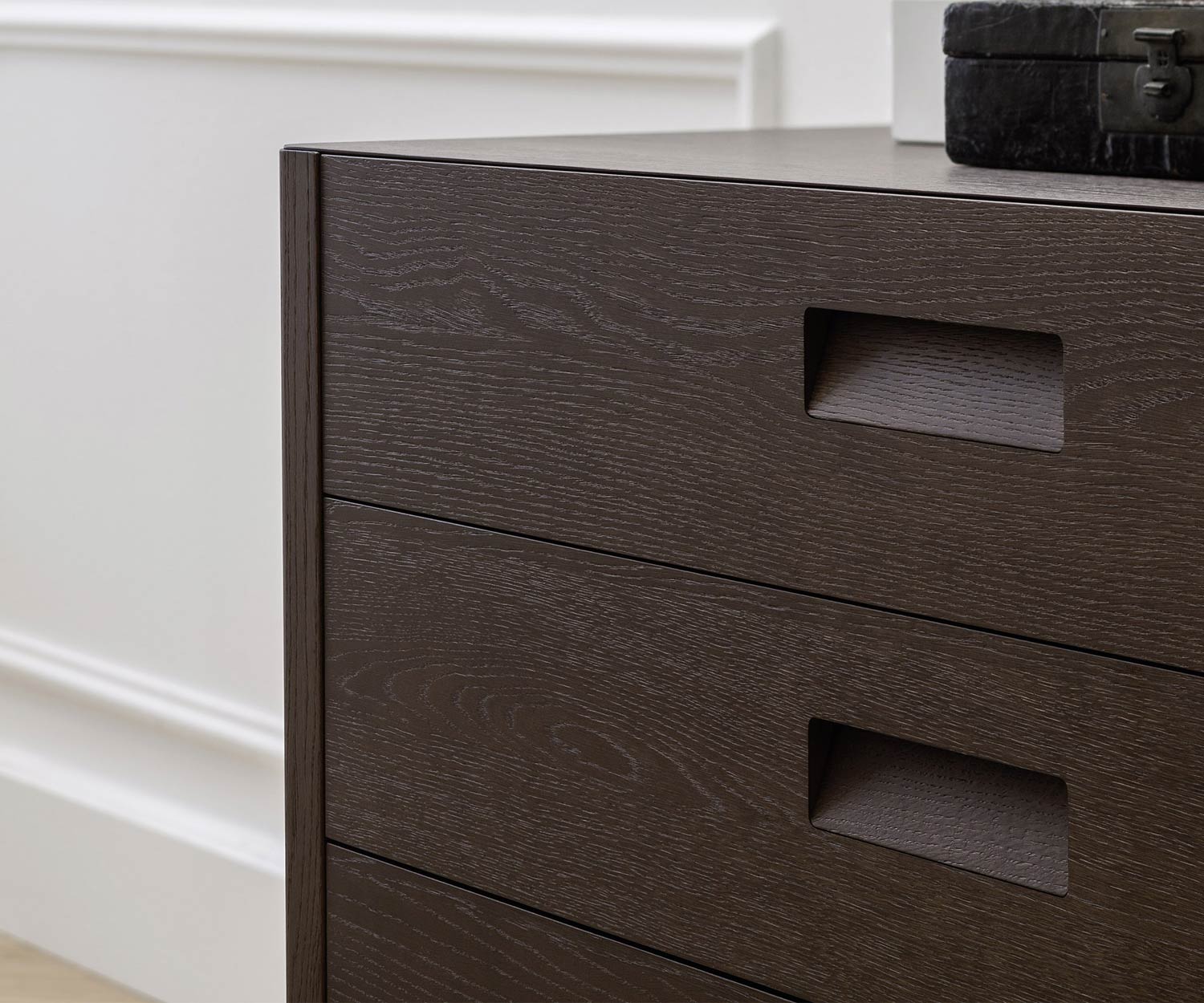 Exklusive Novamobili Design Kommode Giotto 3 Schubladen Eiche dunkel Exklusive Novamobili Design Kommode Giotto 3 Schubladen Eiche dunkel