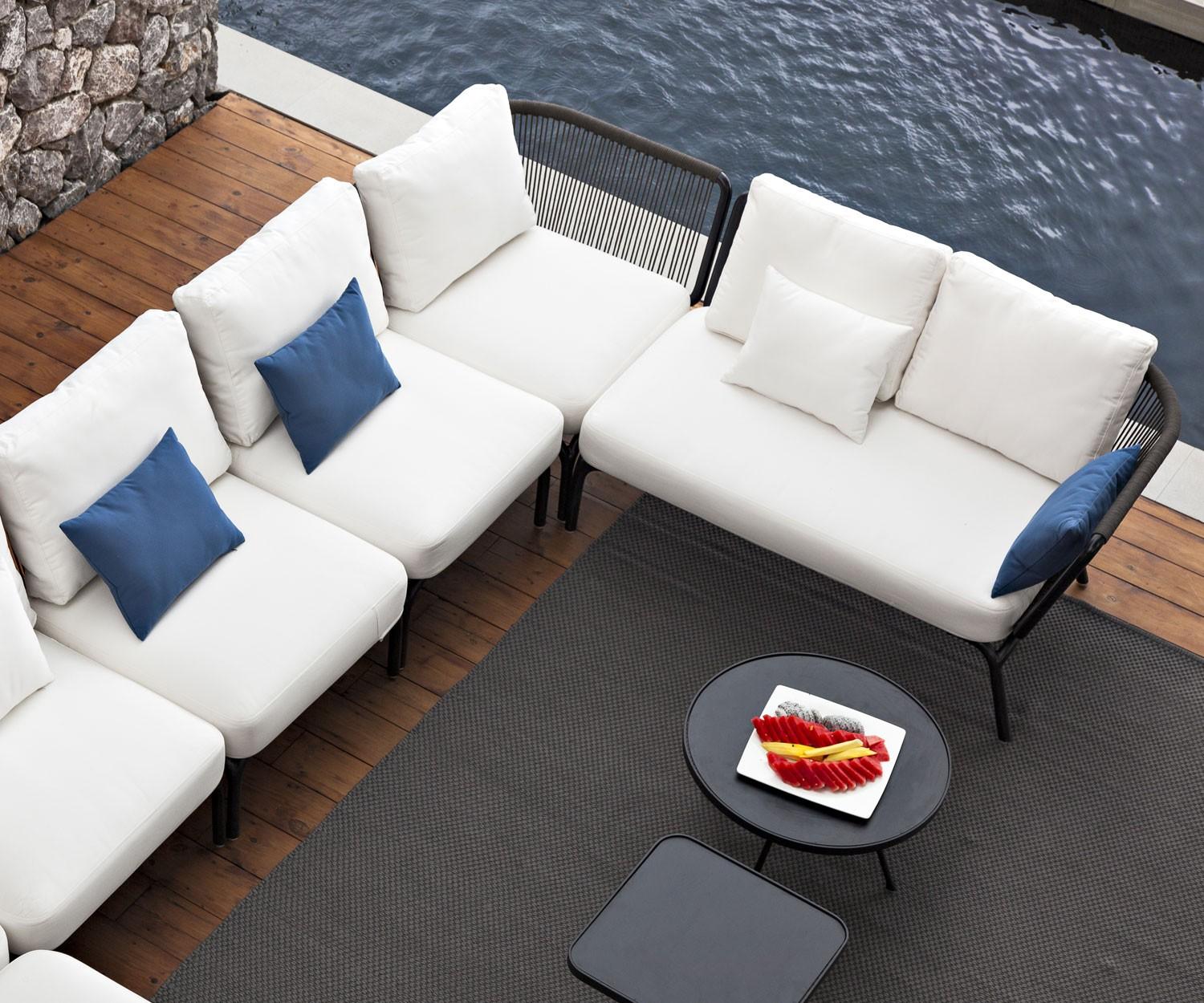 Garden Furniture Upholstery in Winter