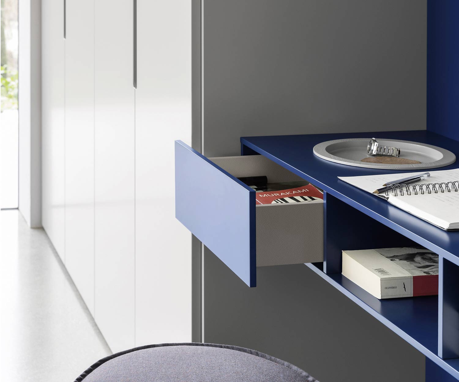 Hochwertiger Novamobili Design Kleiderschrank mit Schreibtisch