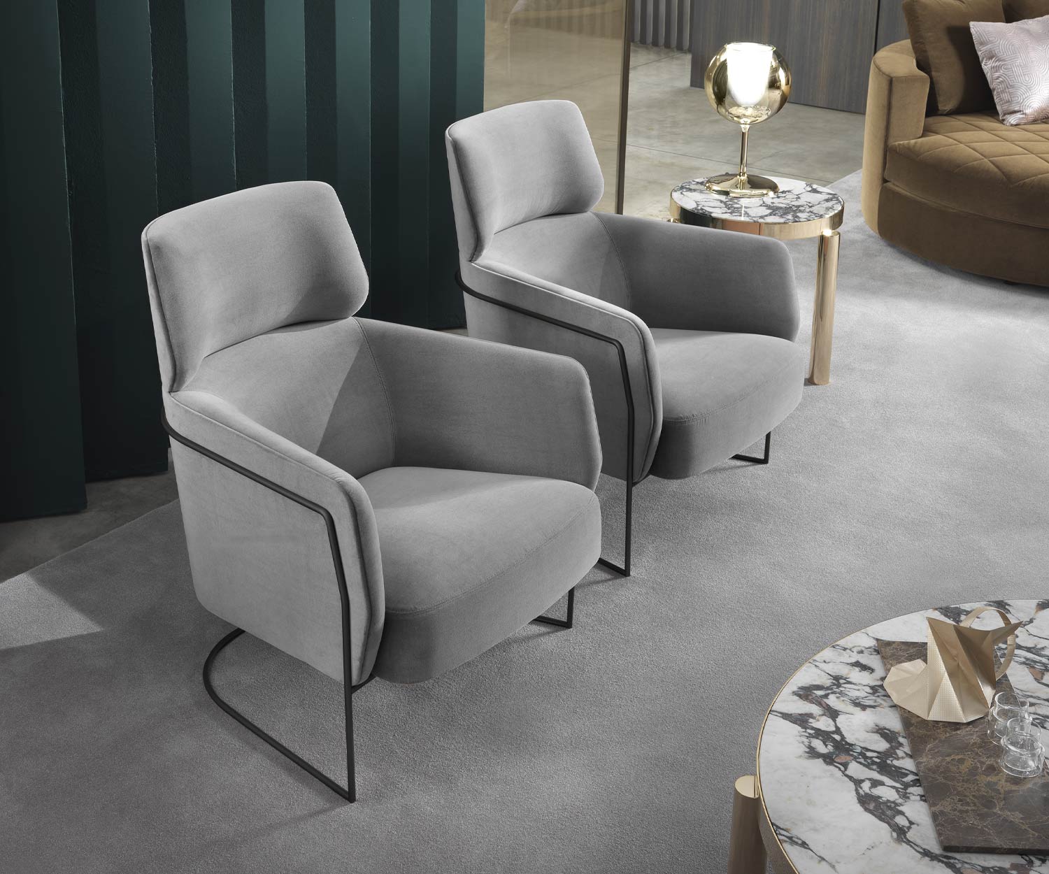 Hellgrauer Nest Lounge Sessel von Marelli schwarzes Gestell Wohnzimmer Hellgrauer Nest Lounge Sessel von Marelli schwarzes Gestell Wohnzimmer