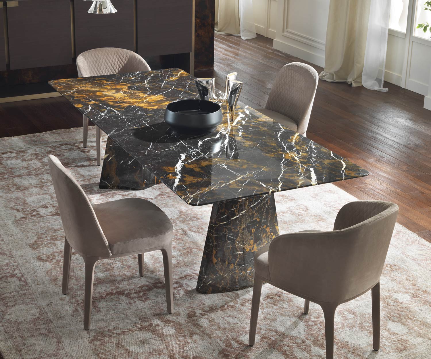 Edler Design Esstisch Marmor Panorama Ansicht im Esszimmer
