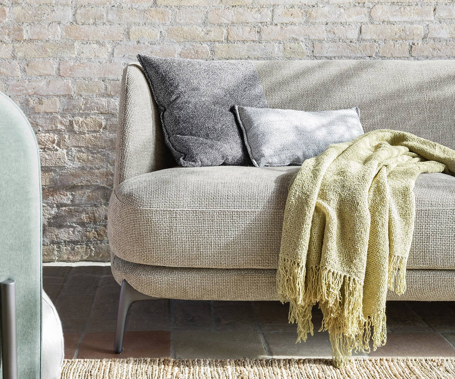 Novamobili Design Sofa Velvet mit Kaltschaumpolsterung