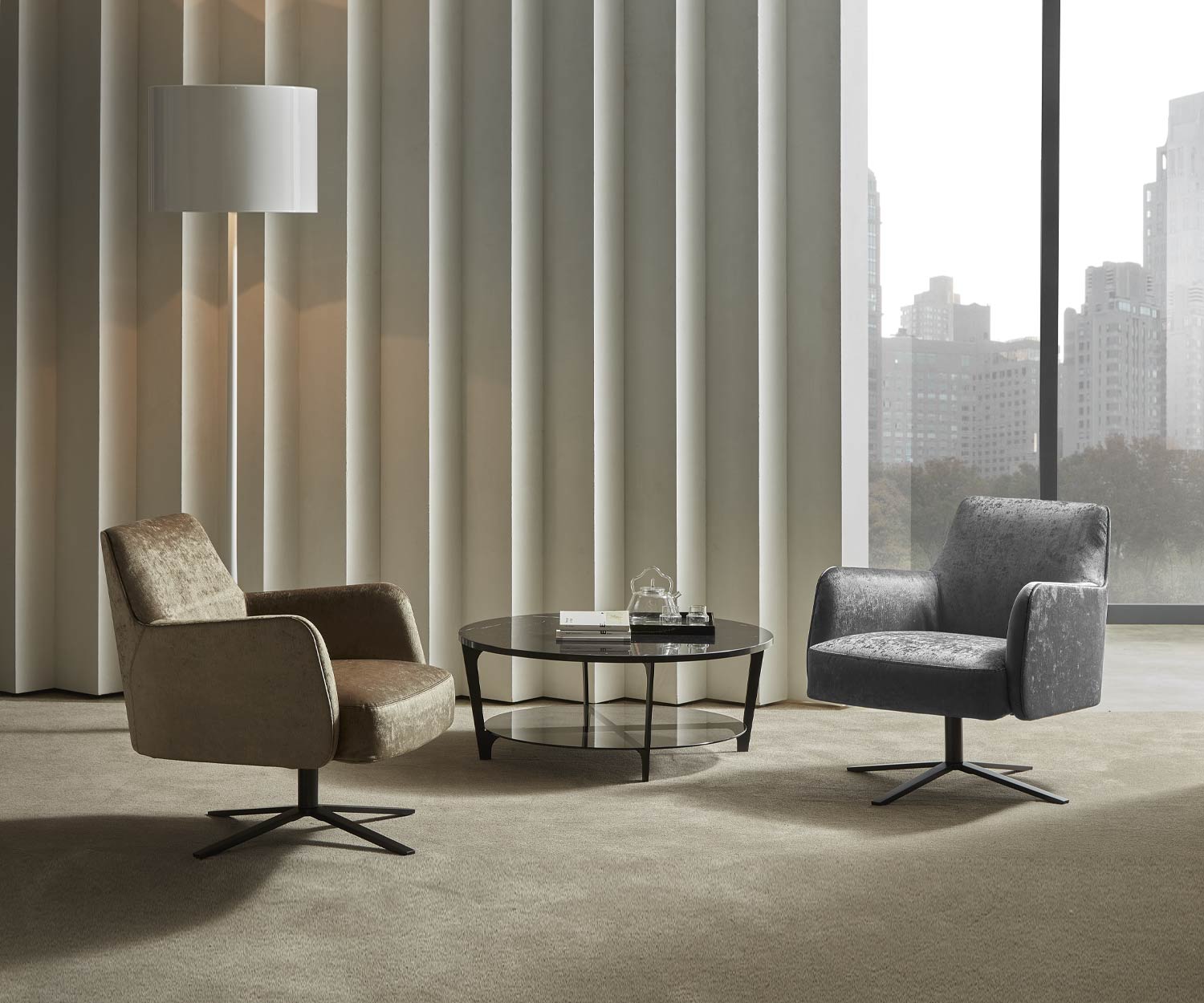 Exklusiver Marelli Design Sessel Clipper in Beige mit Kreuzdrehgestell