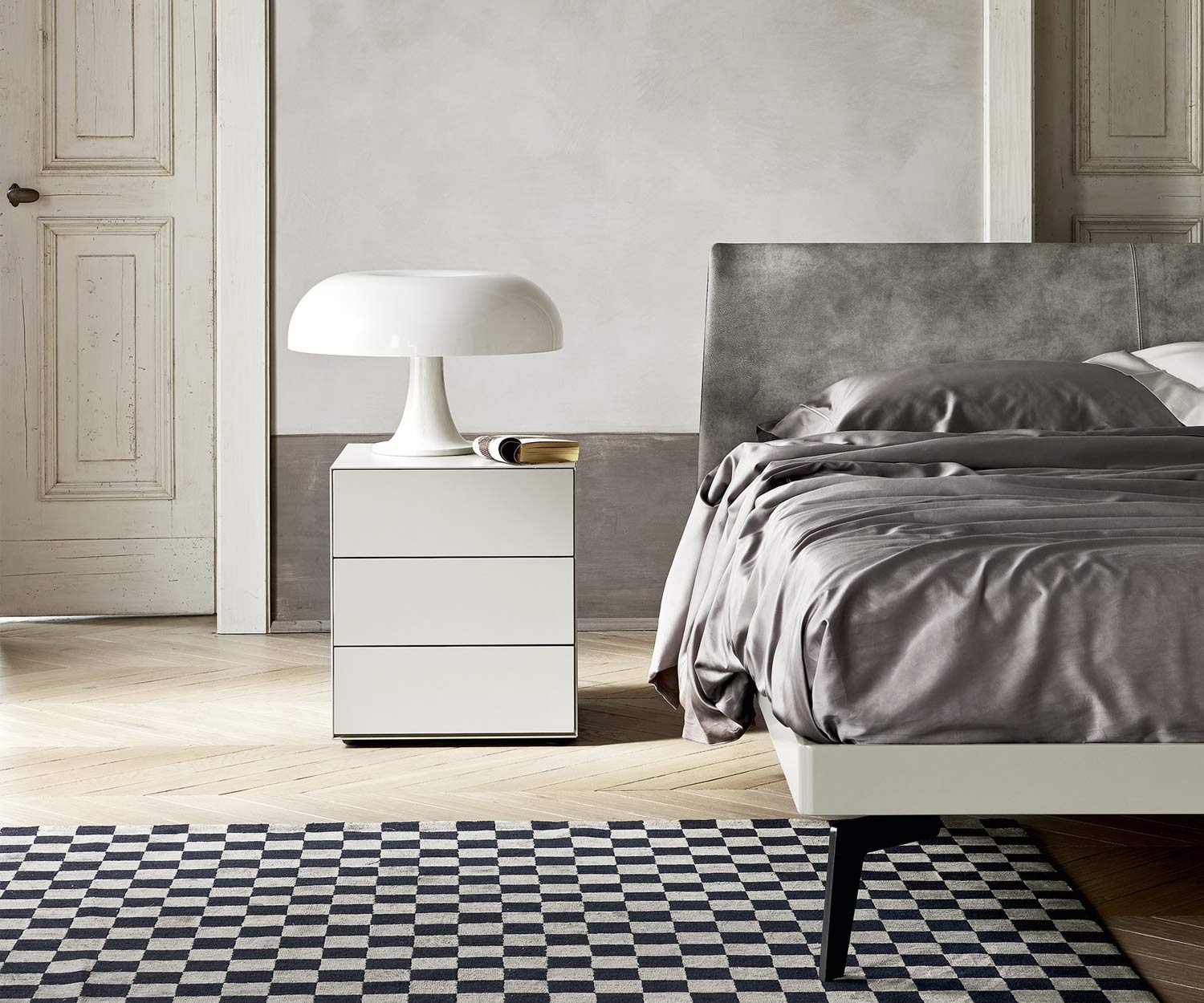 Minimalistischer Livitalia Design Nachttisch Ecletto mit drei Schubladen in Weiß