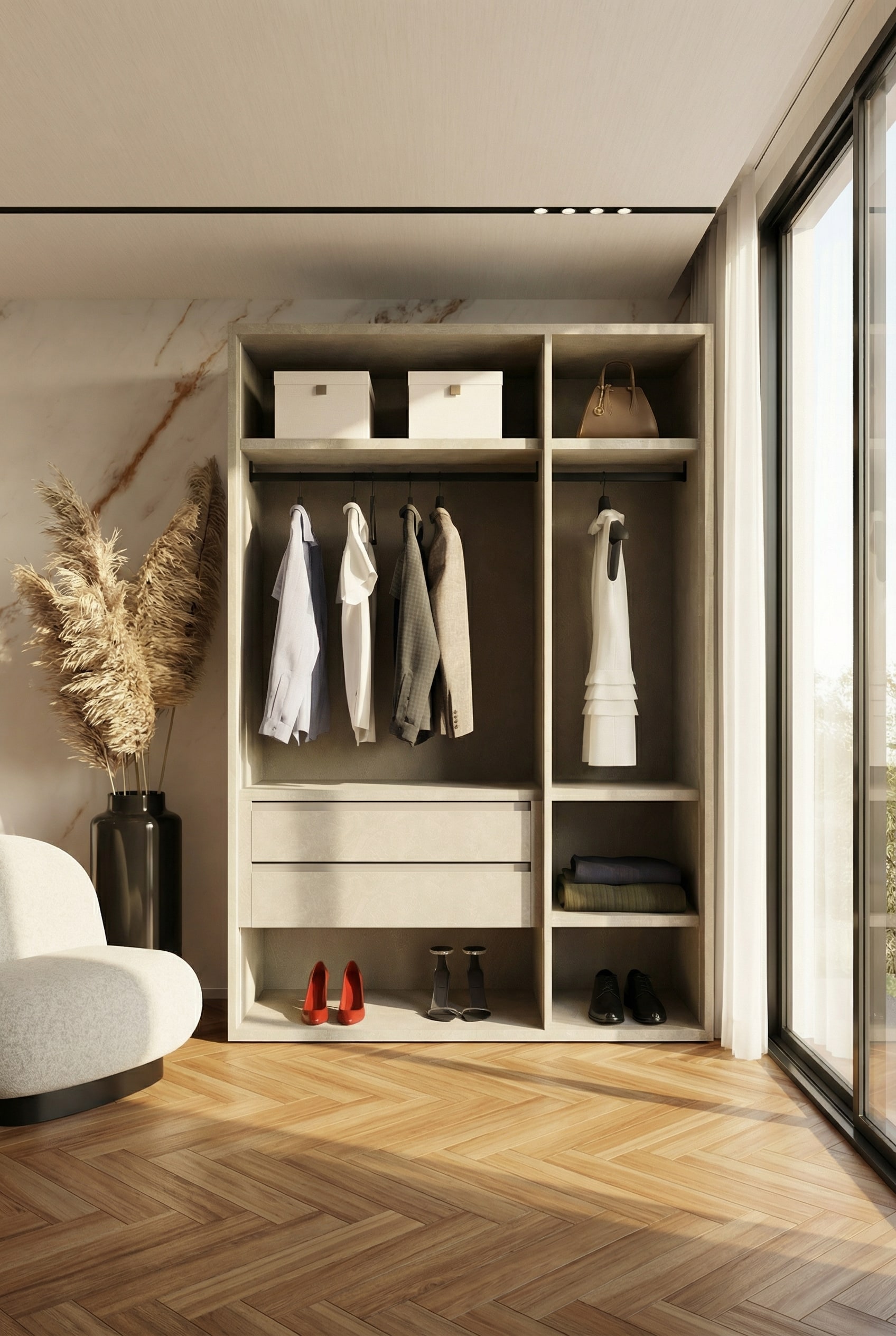 Offenes Kleiderschrank System in einem modernen Schlafzimmer ohne Türen Offenes Kleiderschrank System in einem modernen Schlafzimmer ohne Türen