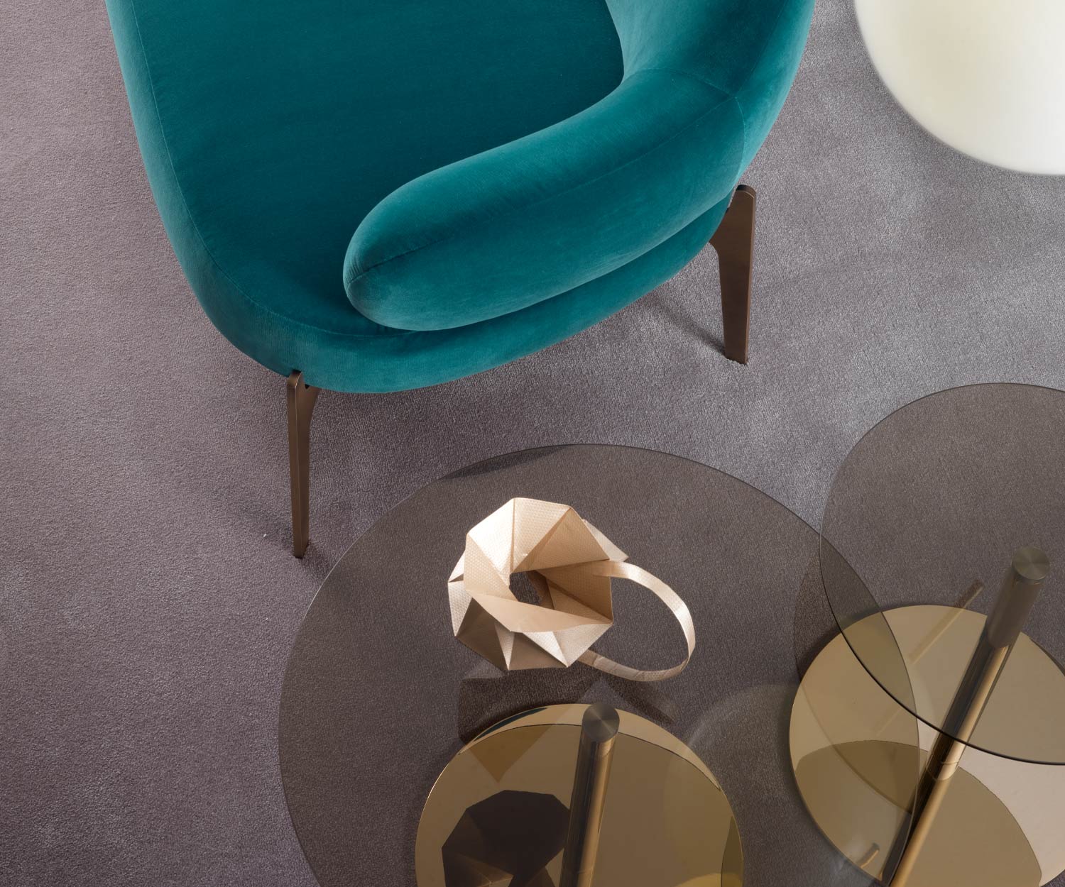 Hochwertiger Marelli Sofa Glastisch Break Detail Tischplatte transparent Wohnzimmersessel