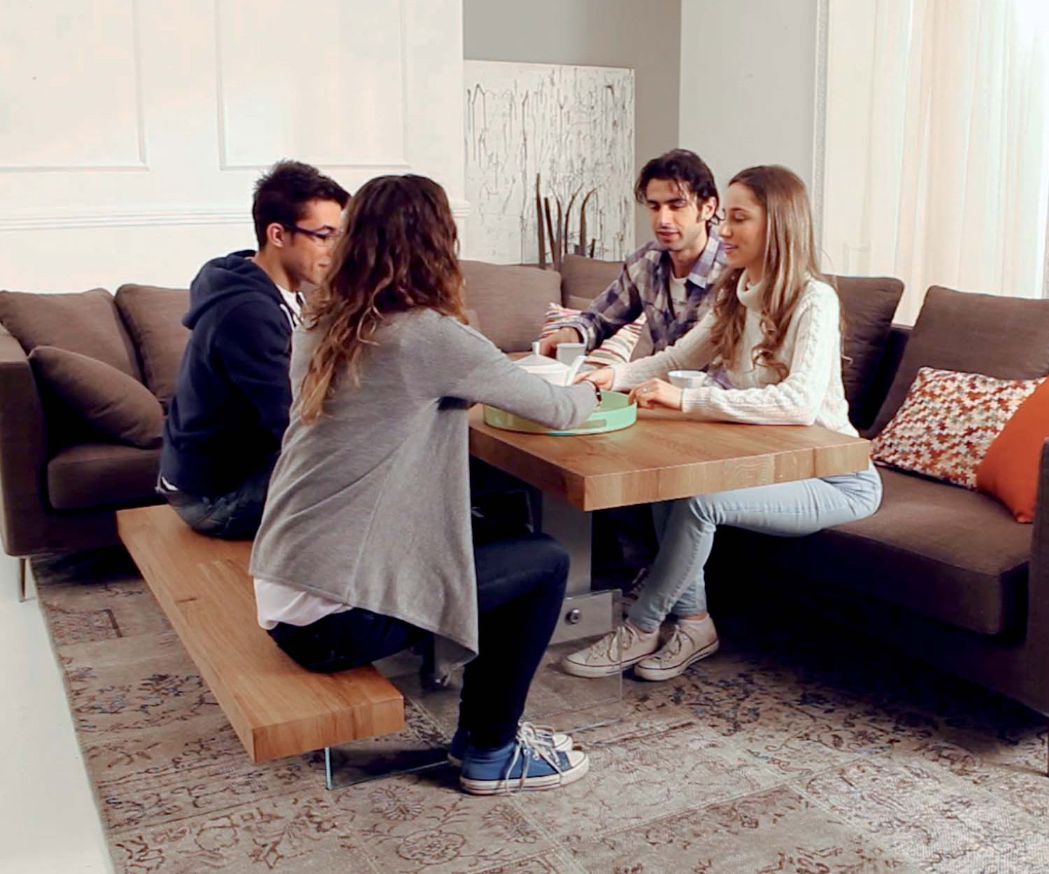 Höhenverstellbarer Couchtisch mit Sitzbank Höhenverstellbarer Couchtisch mit Sitzbank